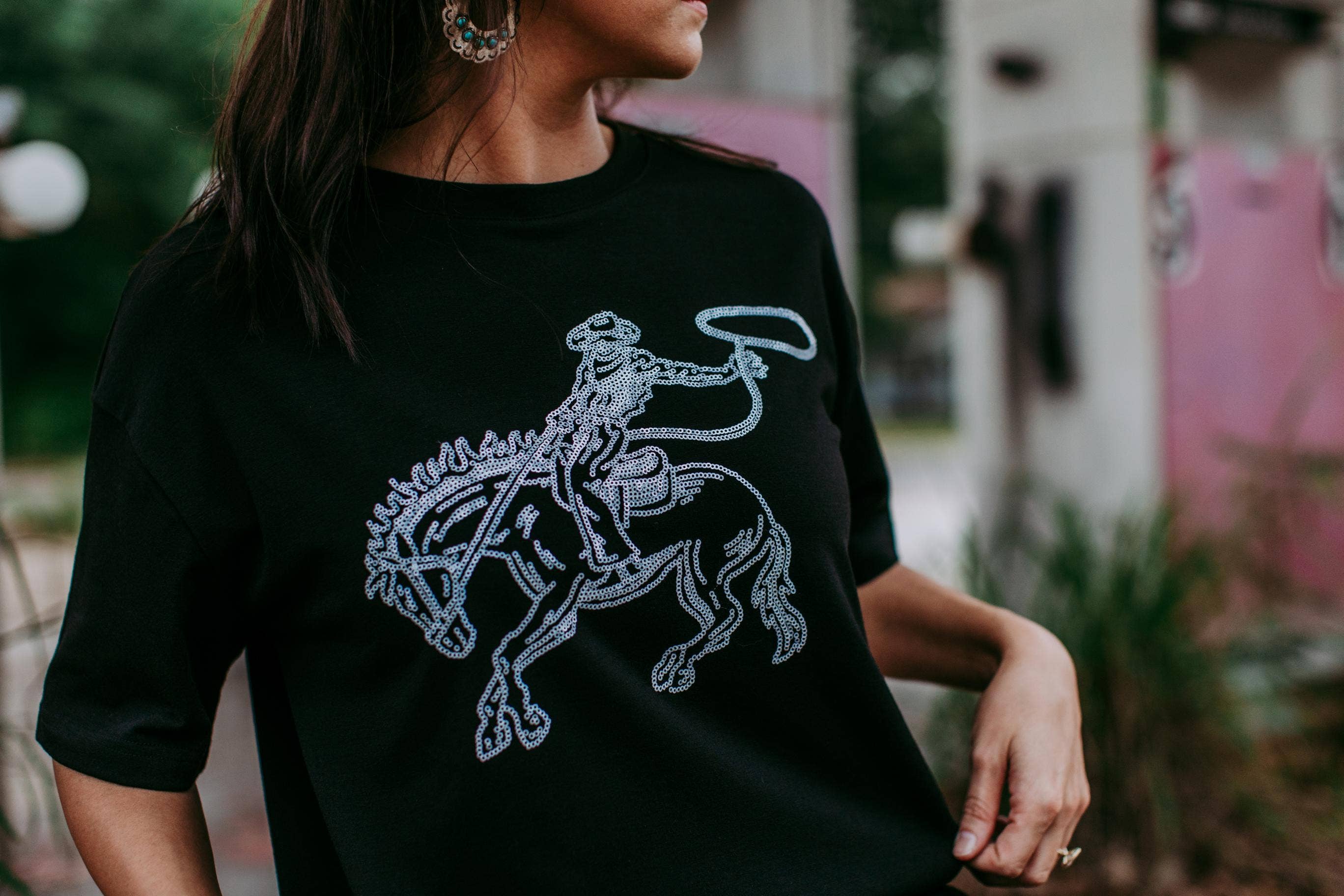 MK427 Deadwood Sequin Embellished Tee Dress: Black / 1XL