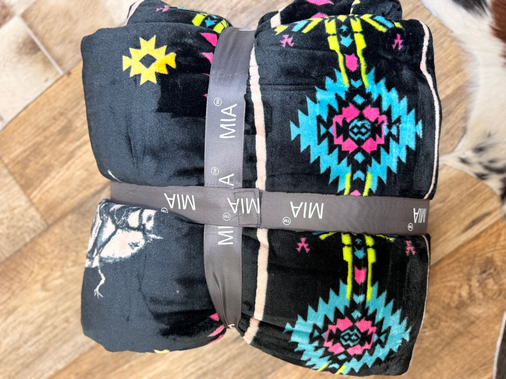 Mia Queen fleece blanket Uma