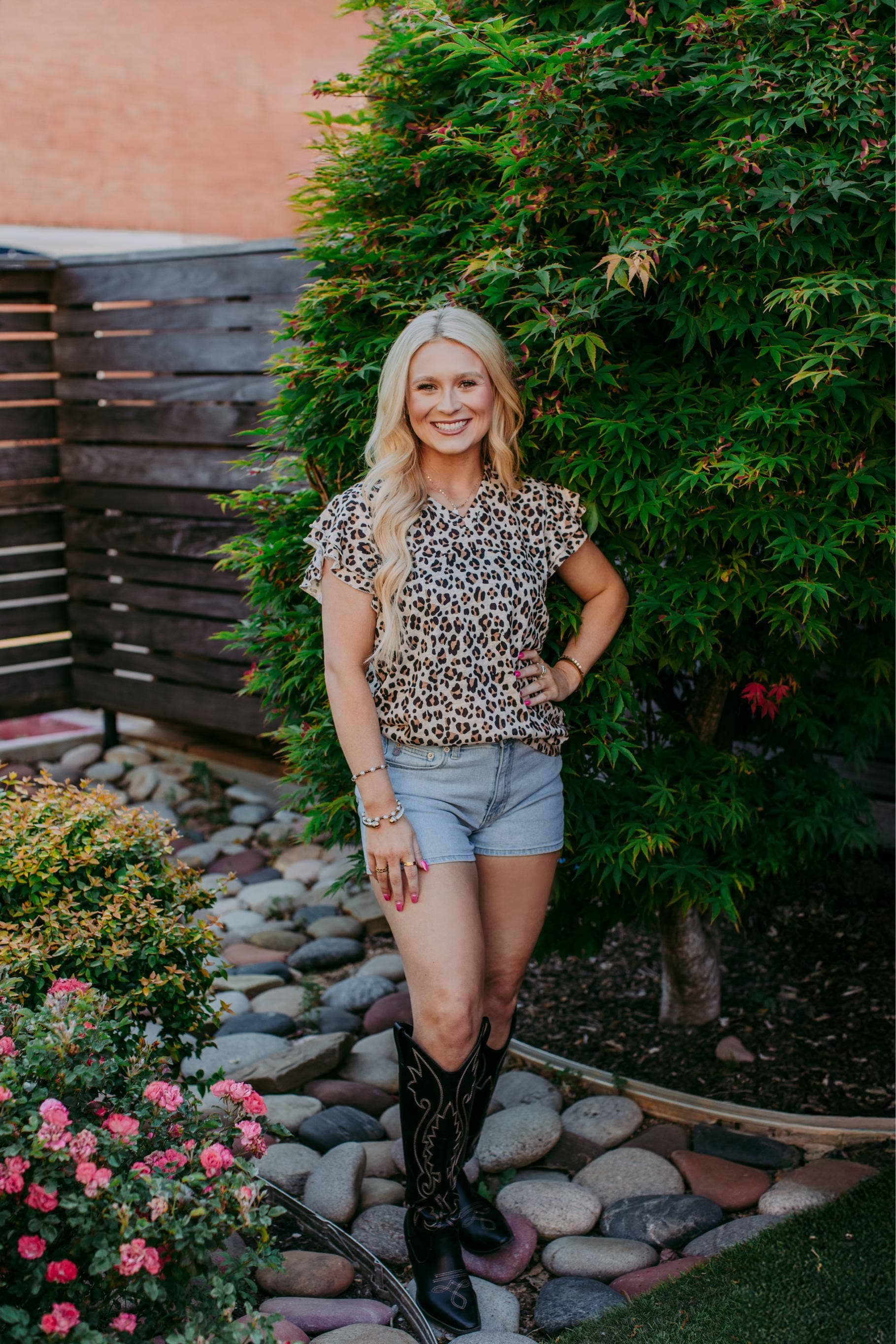 MK669 Leopard Print Ruffled Sleeve Blouse: Leopard / M