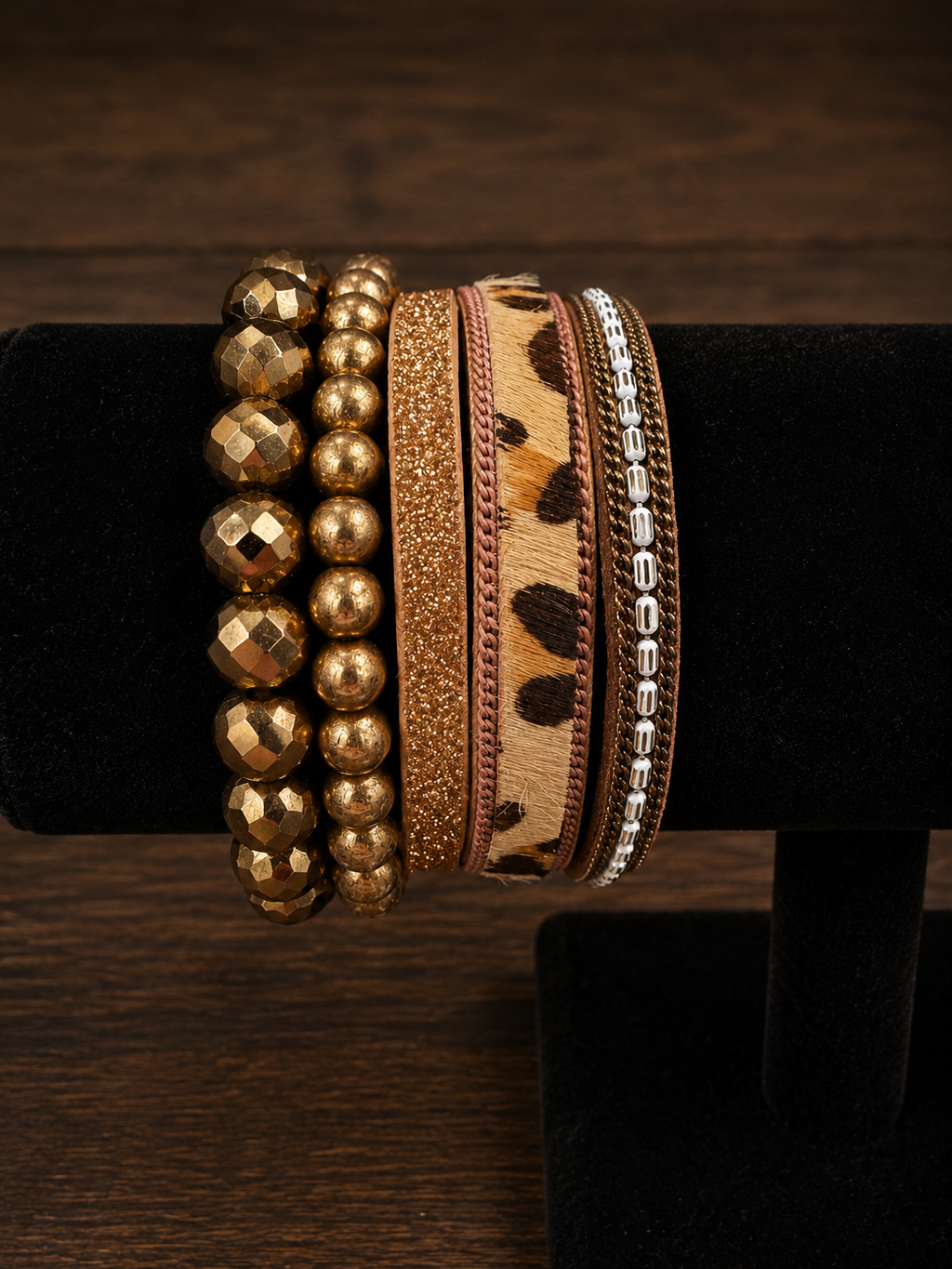 Magnetic bracelet stacks