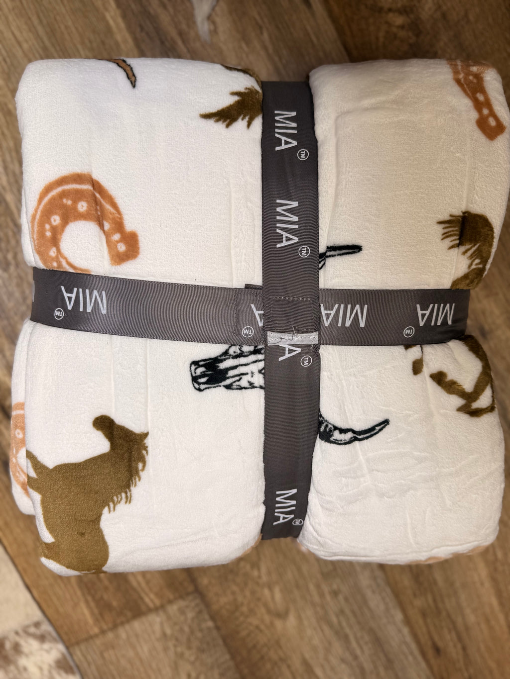 Mia Queen fleece blanket Anya