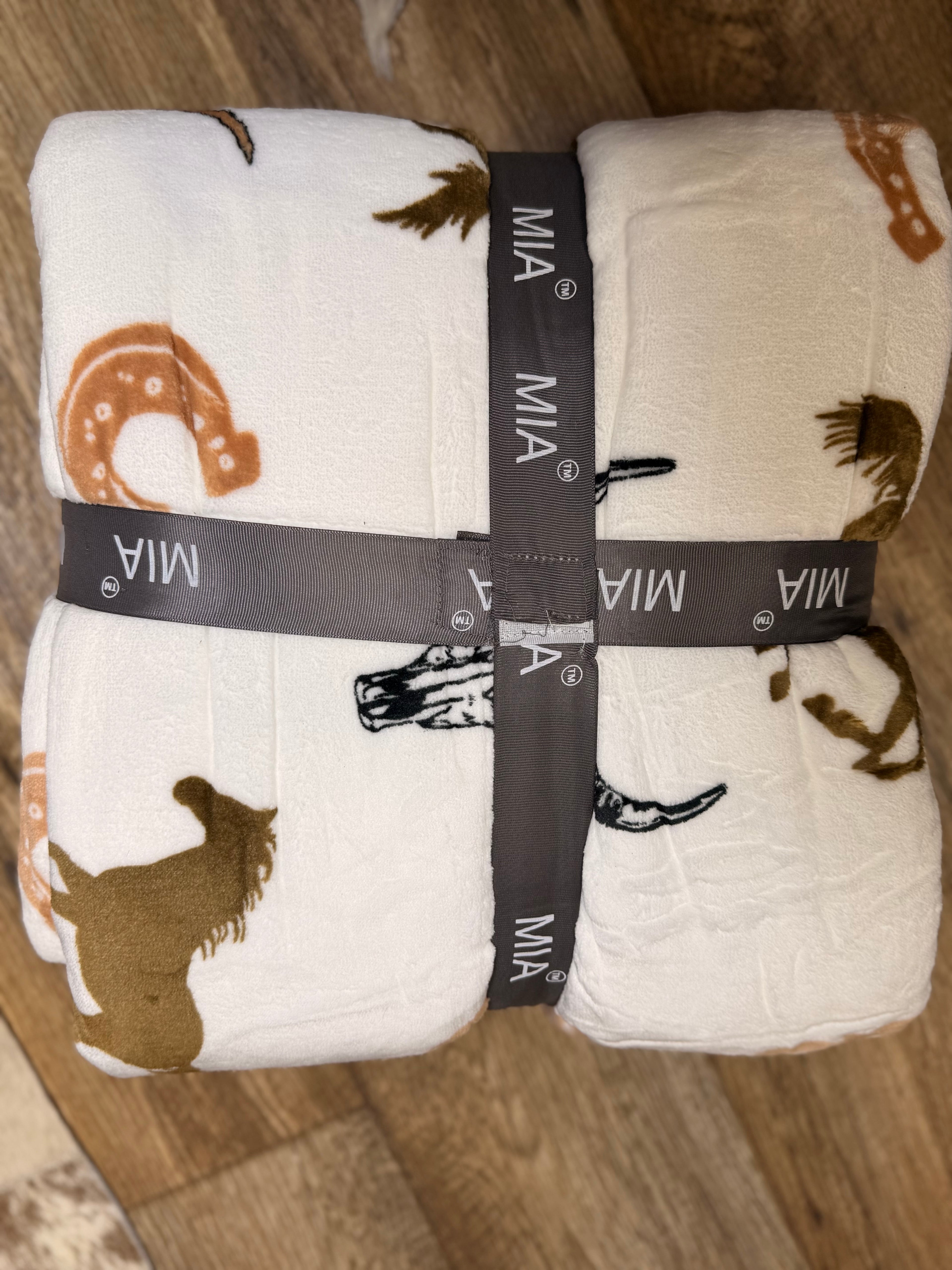 Mia Queen fleece blanket Anya