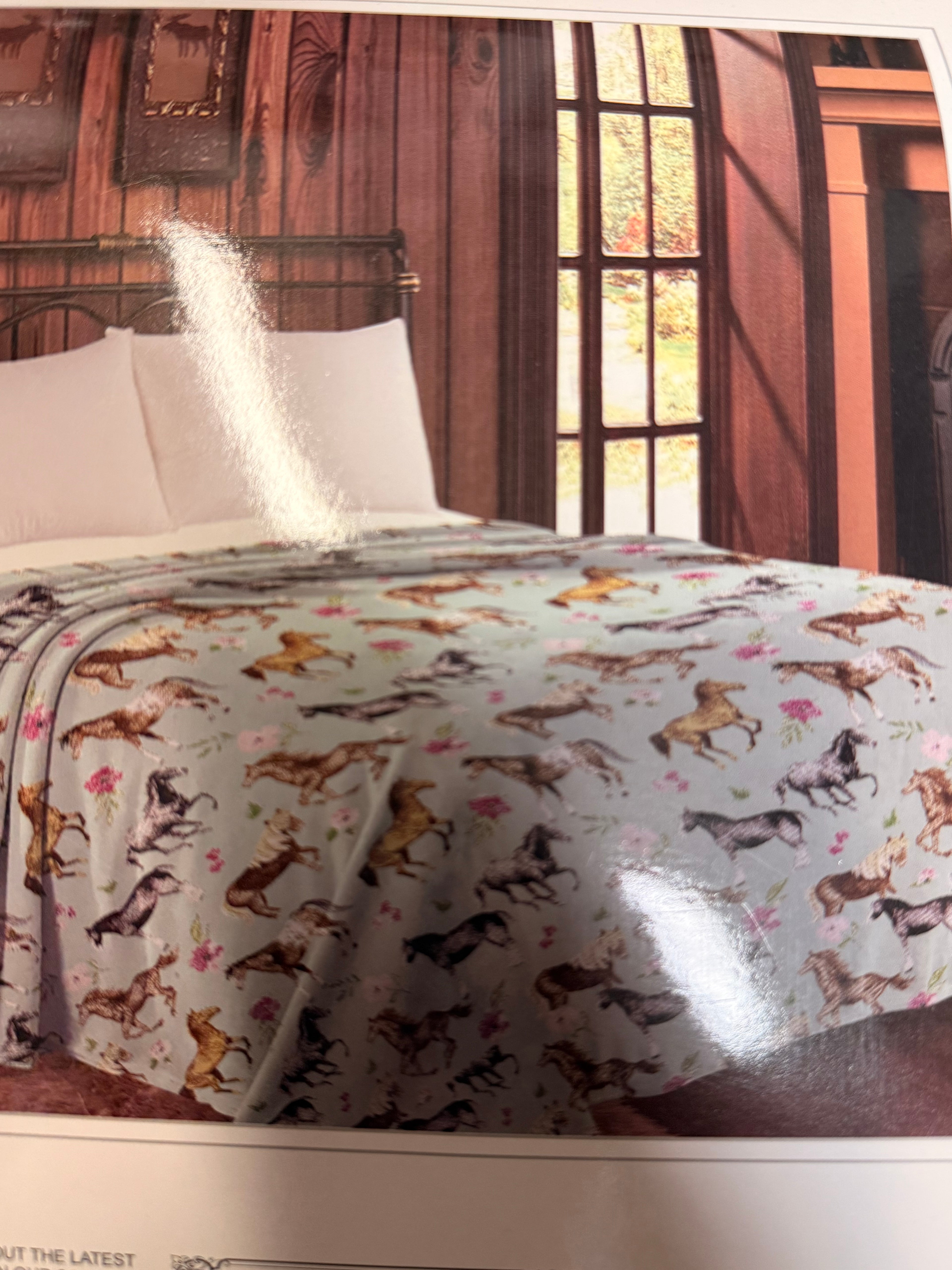Mia Queen fleece blanket Alston