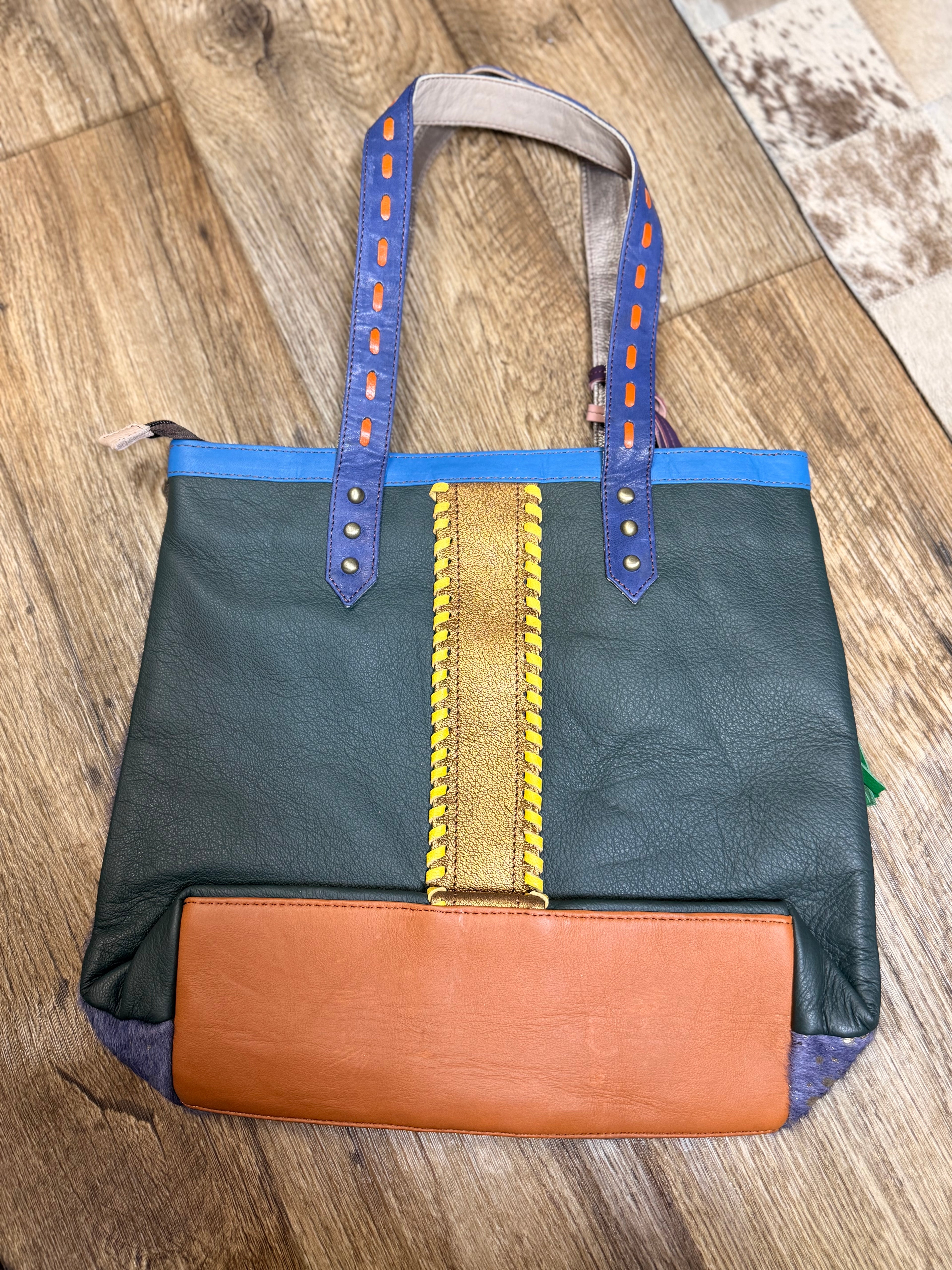 Dyed Cowhide and leather shoulder bag:purple