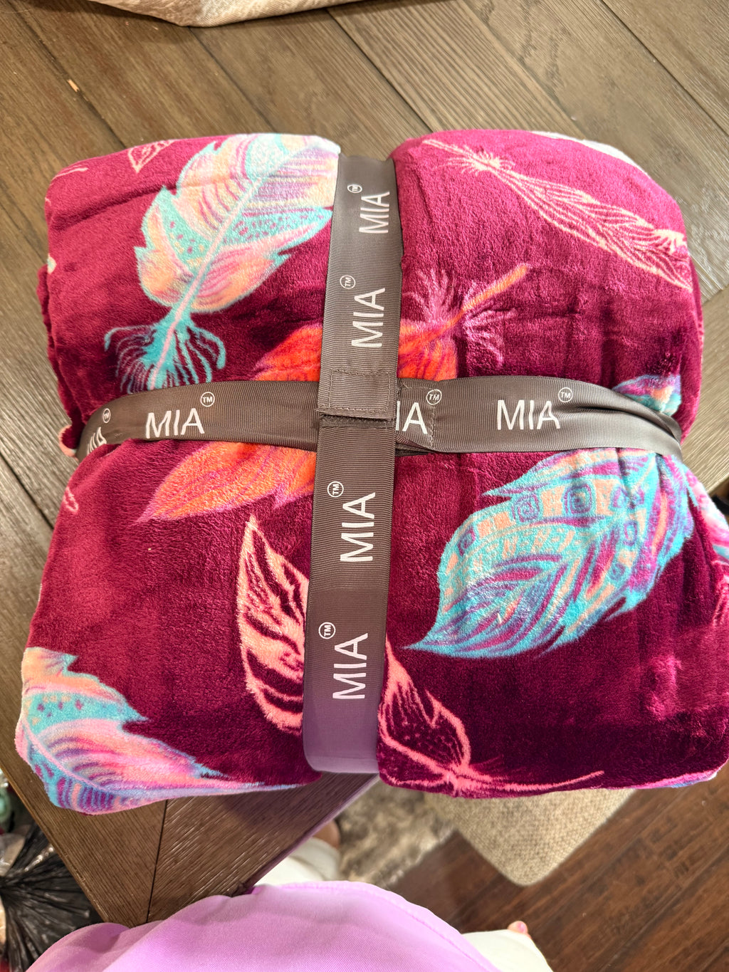 Mia feathers (Hilbert) Fleece blanket/comforter King Size